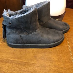 New Roebuck & Co women’s low back tassel boots